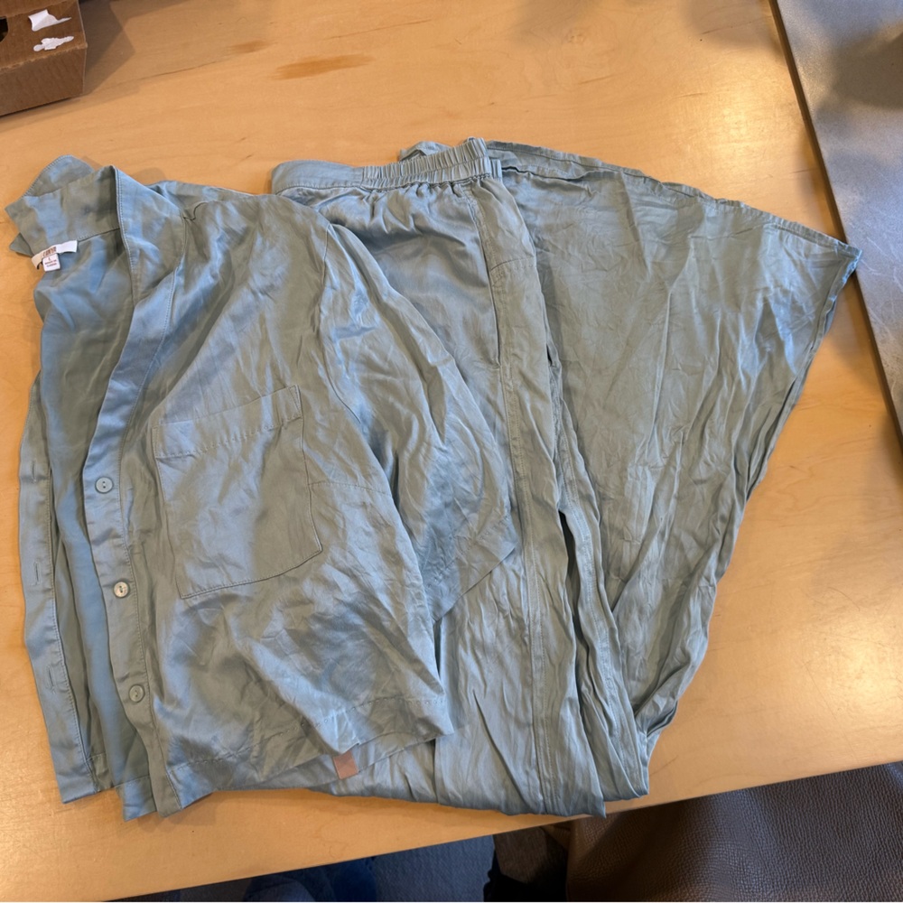 Lunya Sage Green / Light Blue Washable Silk Set